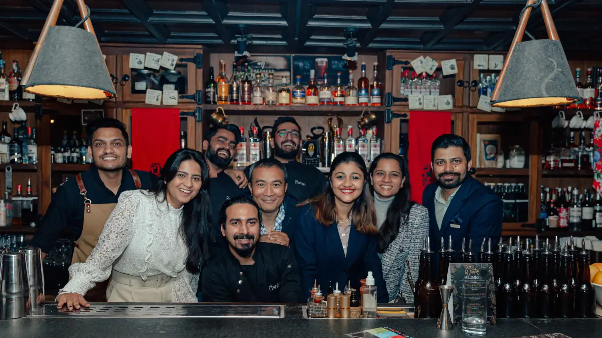 Singles Bar in India